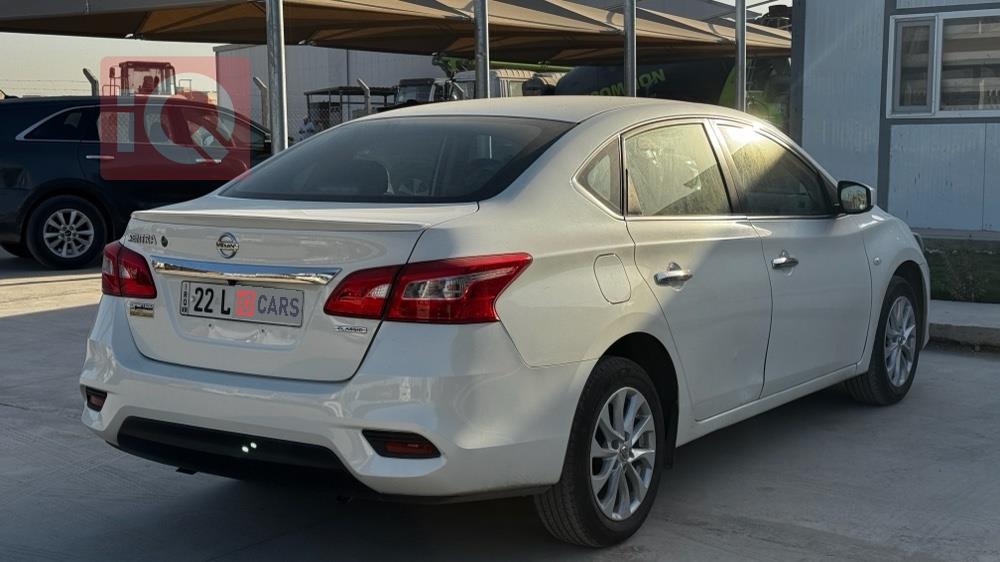 نيسان سيلفي